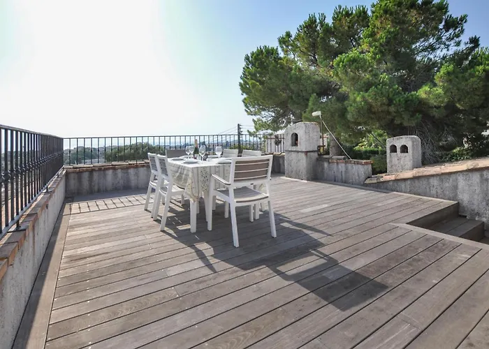 Lovely In Ferienhaus Antibes