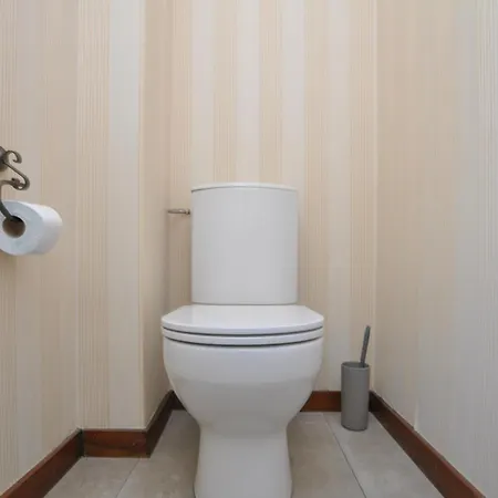 Holiday home Lovely In